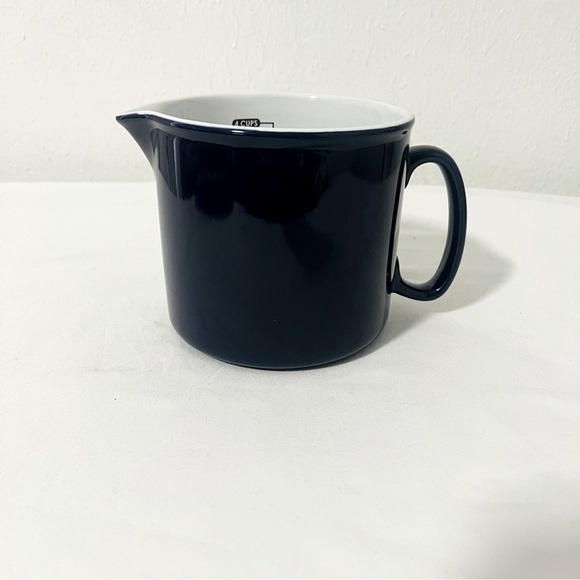Chantal Cobalt Blue Measuring Cup 4 Cup/900 ML 
4 1/2” Tall EUC Bakeware - Picture 1 of 5